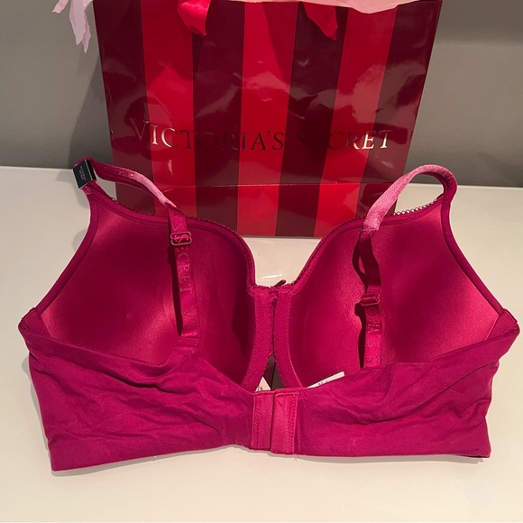 Victoria Secret Bra - Picture 8 of 15